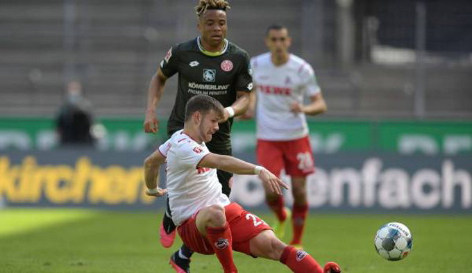 Cologne (áo trắng) đã bị Mainz cầm hòa dù dẫn trước tới 2-0