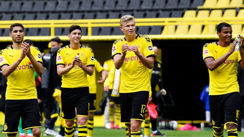 Dortmund vùi dập Schalke: Tham vọng vẫn còn nguyên
