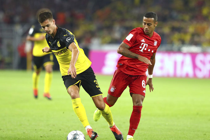 Bayern và Dortmund vẫn đang đua tranh quyết liệt cho ngai vàng Bundesliga