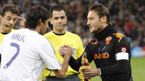 Totti tiết lộ Raul chính là lý do khiến anh 5 lần 7 lượt từ chối Real