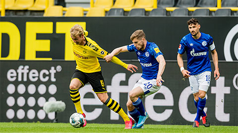 Schalke thất bại thảm hại 0-4 trước Dortmund ở vòng đấu vừa qua