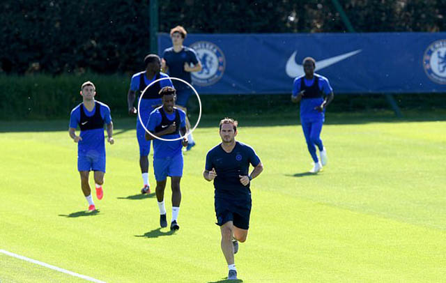 Hudson-Odoi góp mặt trong thành phần CLB Chelsea ngày trở lại tập luyện
