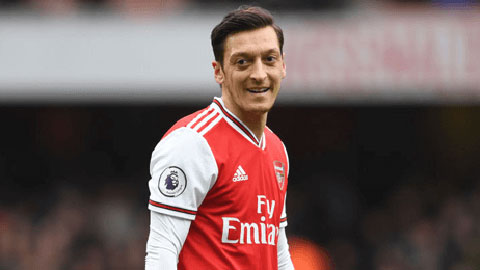 Oezil có thể ngẩng cao đầu khi rời Arsenal