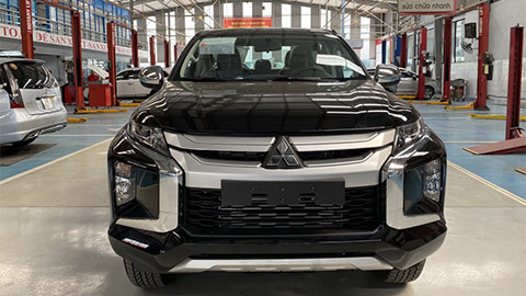 Mitsubishi Triton giảm giá cực mạnh tại VN, rẻ hơn Ford Ranger 'đấu' Mazda BT-50
