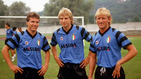 Việc bộ ba Matthaeus, Klinsmann và Brehme (từ trái qua) rời Inter góp phần khiến Sammer quyết định hồi hương