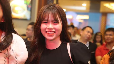 Cận cảnh nhan sắc bạn gái mới của Quang Hải
