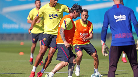 Messi gặp vấn đề với bắp chân trong buổi tập mới đây