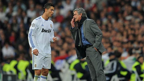 Ronaldo suýt tẩn nhau với Mourinho sau cuộc cãi vã