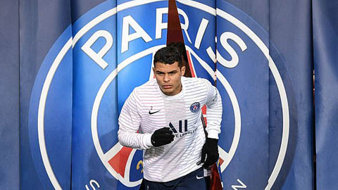 Premier League nội chiến vì đội trưởng 35 tuổi của PSG Premier League nội chiến vì đội trưởng 35 tuổi của PSG