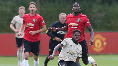 Hủy trận giao hữu với Stoke, M.U bố trí để Pogba và Bruno đối đầu nhau Hủy trận giao hữu với Stoke, M.U bố trí để Pogba và Bruno đối đầu nhau