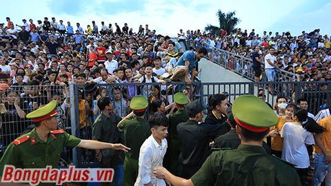 Trận Hồng Lĩnh Hà Tĩnh - Hà Nội FC suýt phá kỷ lục thế giới 