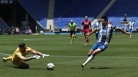 Wu Lei góp 1 bàn trong chiến thắng 2-0 của Espanyol trước Alaves