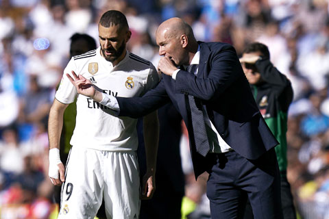 Đã hơn một thập kỷ qua, Benzema luôn là trụ cột trên hàng công của Real Madrid, qua các đời HLV