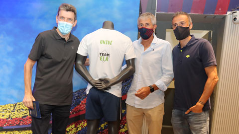 Juan Carlos Unzue (bìa trái) vừa điều trị, vừa tham gia phong trào hỗ trợ các bệnh nhân mắc bệnh teo cơ