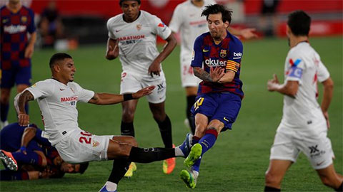 Messi lộ vết thương khủng khiếp sau pha tắc bóng ác ý của hậu vệ Sevilla