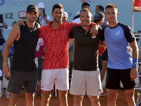 Djokovic và Grigor Dimitrov, Viktor Troicki, Borna Coric đều bị nhiễm Covid-19