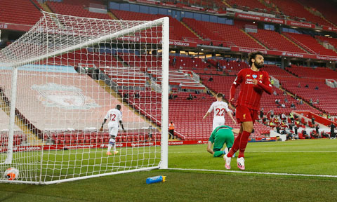 15/17 bàn thắng của Salah ở Premier League mùa này diễn ra tại Anfield