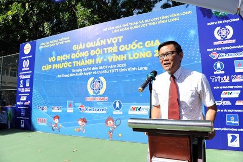 Ông Đoàn Thanh Tùng – Tổng Thư ký Liên đoàn Quần vợt Việt Nam, phát biểu khai mạc
