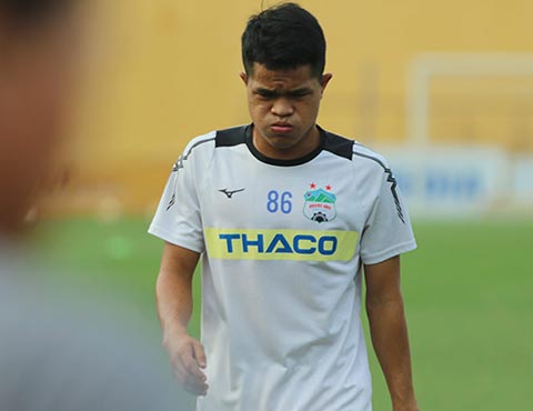 Nhiều cầu thủ trẻ như Dụng Quang Nho được trao cơ hội gọi lên tuyển để sàng lọc