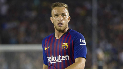 Arthur khiến fan Barca ấm lòng dù sẽ rời đội bóng vào cuối mùa