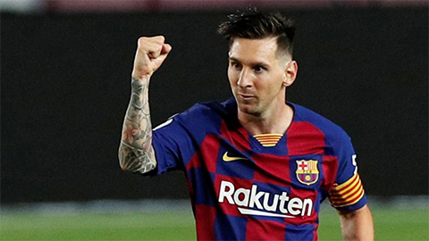 Messi đánh dấu gia nhập CLB 700 bàn bằng cú panenka