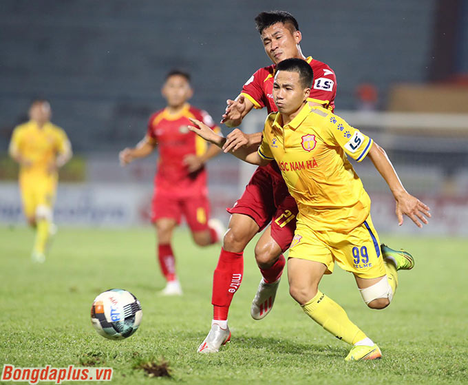 Ở một chiều hướng khác, DNH Nam Định của Đỗ Merlo - chân sút số 2 lịch sử V.League đối đầu với SLNA 