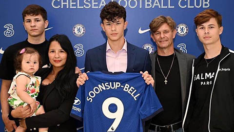 Chelsea ký hợp đồng dài hạn với sao trẻ gốc Thái Lan