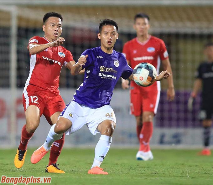 Hà Nội FC gặp nhiều khó khăn ở 8 vòng đầu V.League 2020 - Ảnh: Đức Cường 