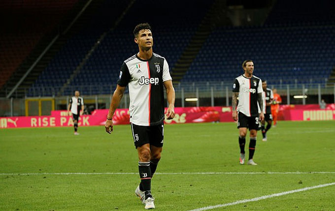 Ronaldo ghi bàn nhưng không thể giúp Juve chiến thắng