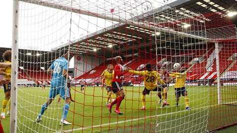 Bàn thua của Arsenal ở trận gặp Sheffield United tại FA Cup sau tình huống cố định
