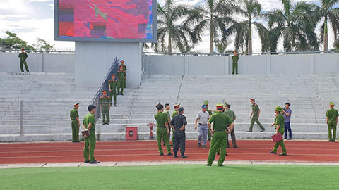 Sợ vỡ sân, Hà Tĩnh diễn tập an ninh trước ngày đón Công Phượng, Phi Sơn 