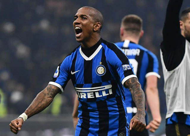 Young mở màn cho cú lội ngược dòng của Inter trên sân nhà