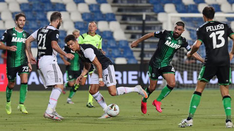 Juventus để Sassuolo cầm hòa 3-3: Chỉ là tại Lão bà mất tập trung