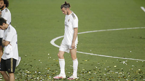 Bale lạc lõng trong buổi lễ ăn mừng chức vô địch của Real