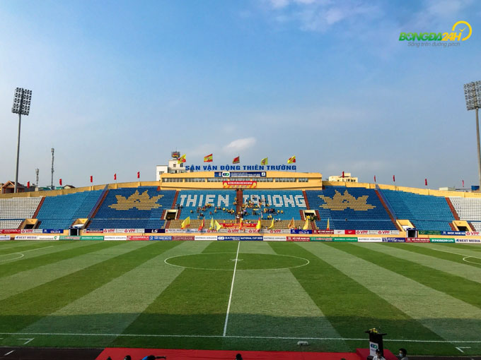 Sân Thiên Trường là một "đặc sản" của bóng đá Việt