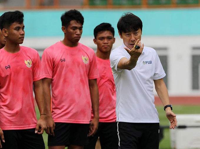 Shin Tae Yong nhận nhiệm vụ phải giúp Indonesia thắng bằng được Việt Nam 