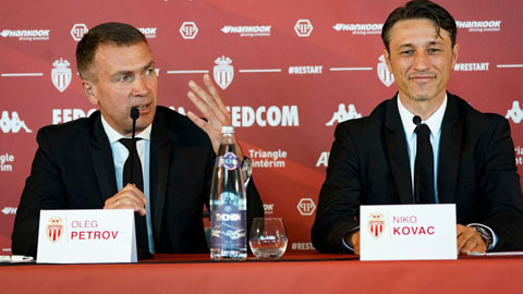 HLV Niko Kovac (phải) trong ngày ra mắt Monaco