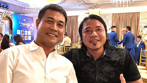 HLV Nguyễn Hữu Thắng (trái) và cựu cầu thủ Nguyễn Hữu Thắng
