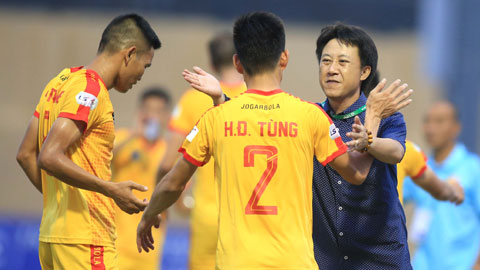 HLV Nguyễn Thành Công cùng các cầu thủ Thanh Hóa sẽ tận dụng quãng nghỉ sắp tới để củng cố lại sức mạnh