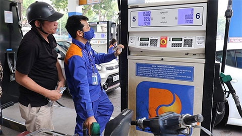 Giá xăng dầu hôm nay 2/8: Covid-19 gây áp lực lên giá dầu