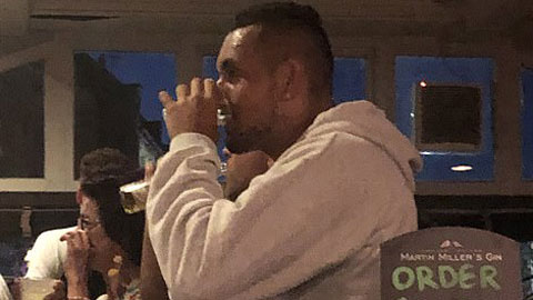 Trước trận gặp Nadal ở Wimbledon 2019, Kyrgios còn đi uống rượu say bí tỷ