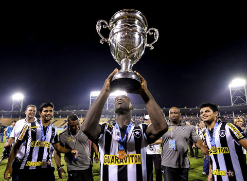 Chỉ sau 1 năm rưỡi gắn bó với Botafogo, Seedorf đã thực sự trở thành một tượng đài của CLB này