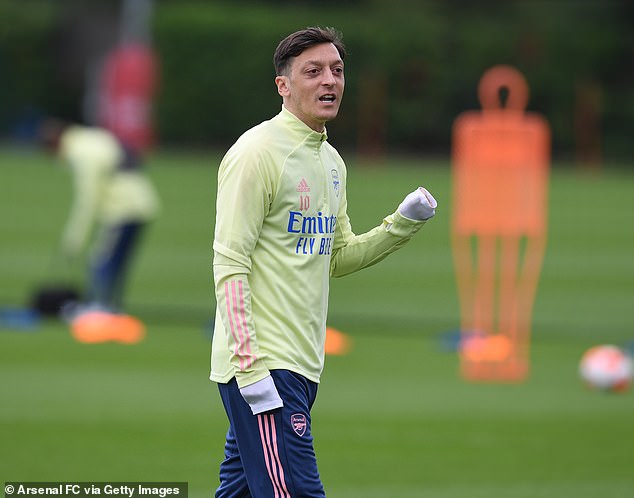 Oezil không còn được chào đón ở Arsenal