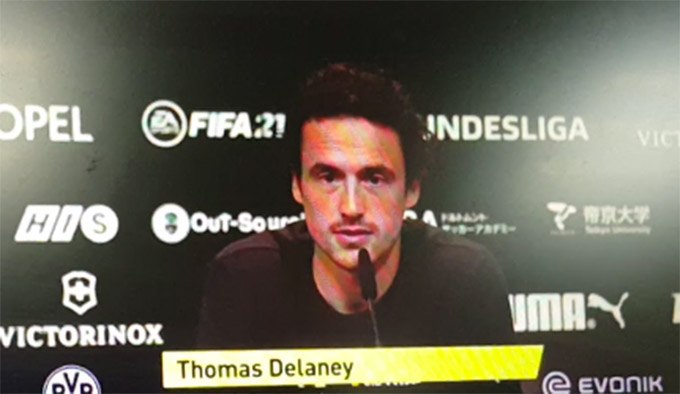 Delaney trả lời câu hỏi của phóng viên Bongdaplus