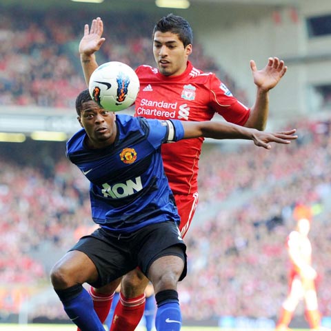 Patrice Evra từng bị Luis Suarez miệt thị hồi cả hai còn thi đấu tại Premier League