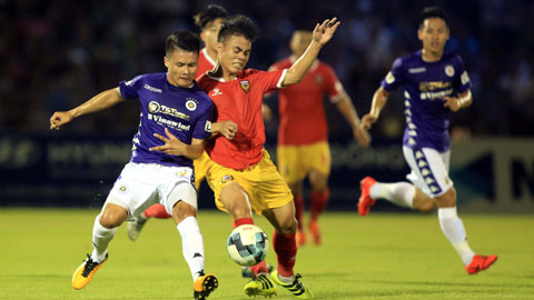 Quang Hải (trái) chưa ghi được bàn thắng nào cho Hà Nội FC kể từ đầu mùa	Ảnh: ĐỨC CƯỜNG