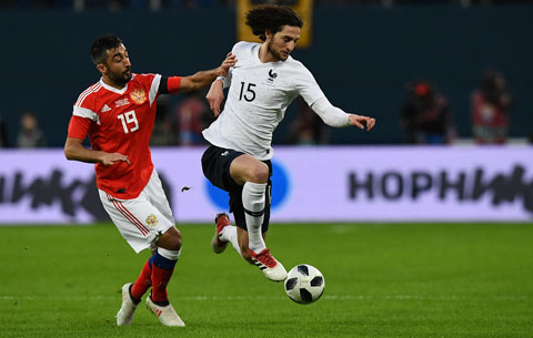 HLV Deschamp không hề trách Rabiot (áo trắng) khi tiền vệ này từ chối dự World Cup 2018 trong danh sách dự phòng của ĐT Pháp 