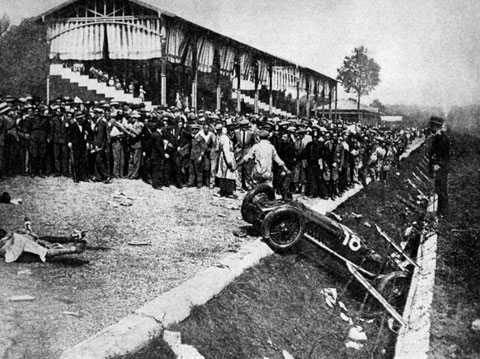 Vụ tai nạn thảm khốc ở cuộc đua năm 1928 khiến Monza phải dừng hoạt động 2 năm