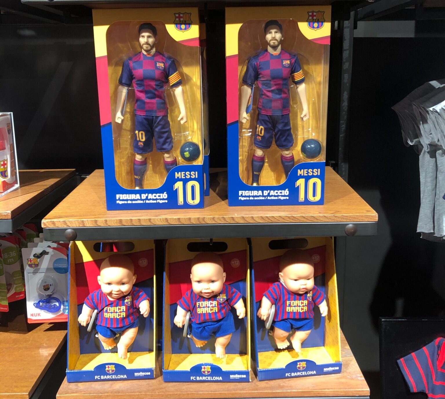 Messi vẫn là thương hiệu bán chạy nhất trong cửa hàng của Barcelona