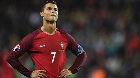 Nhiễm trùng chân, Ronaldo nguy cơ lỡ trận Croatia vs Thụy Điển